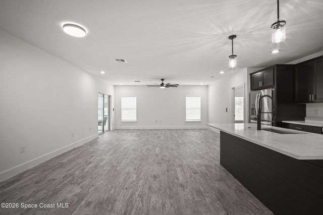 354 Halloran Street SE, Palm Bay, FL 32909
