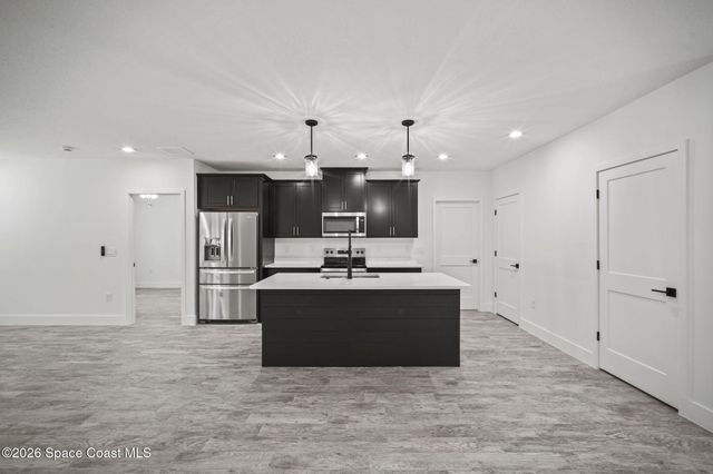 354 Halloran Street SE, Palm Bay, FL 32909