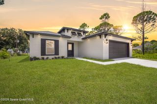 354 Halloran Street SE, Palm Bay, FL 32909