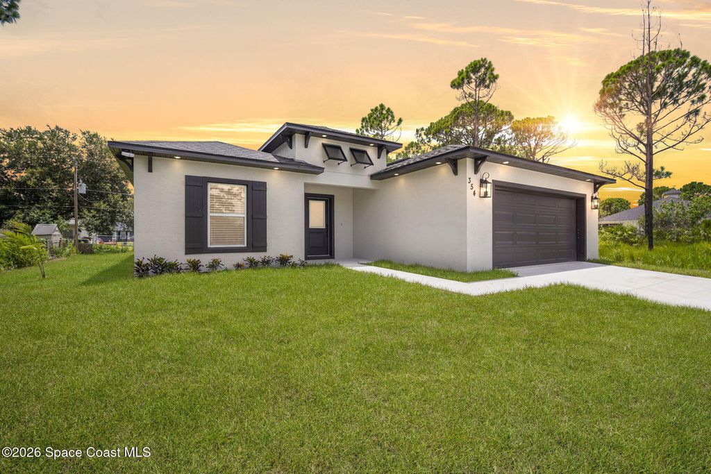 354 Halloran Street SE, Palm Bay, FL 32909