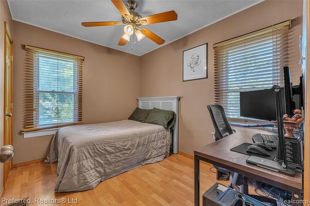 2400 Gillham Avenue, West Bloomfield, MI 48324