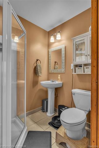 2400 Gillham Avenue, West Bloomfield, MI 48324