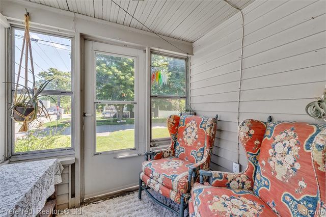 2400 Gillham Avenue, West Bloomfield, MI 48324