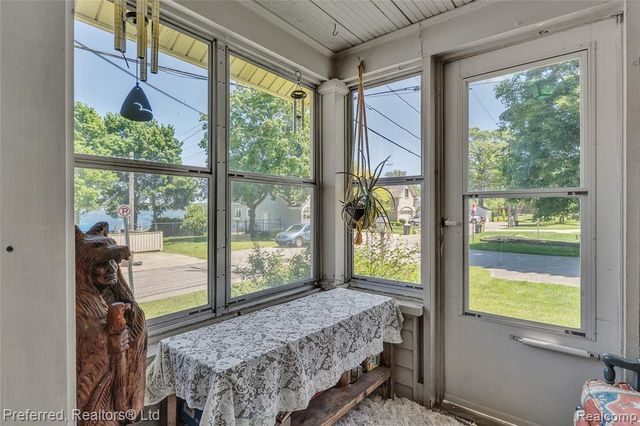 2400 Gillham Avenue, West Bloomfield, MI 48324