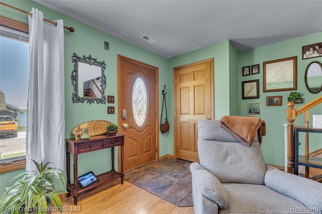 2400 Gillham Avenue, West Bloomfield, MI 48324
