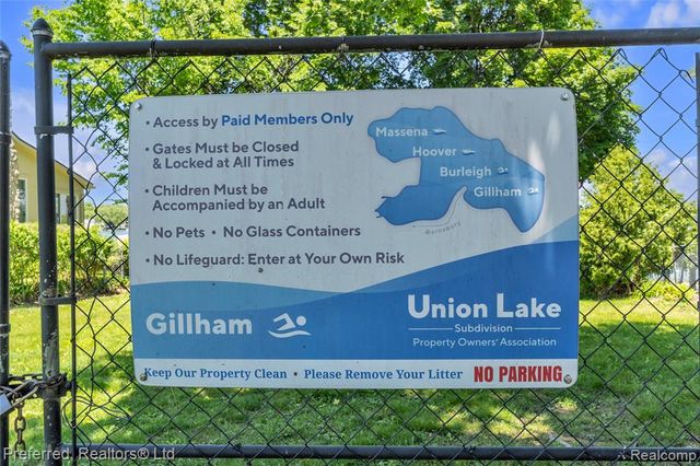 2400 Gillham Avenue, West Bloomfield, MI 48324