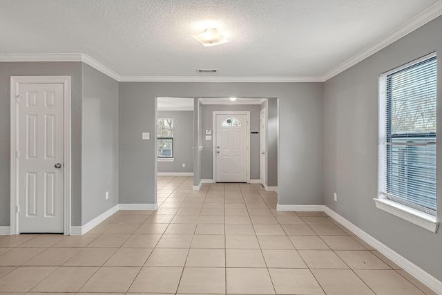 1802 Eubanks Street B, Houston, TX 77093