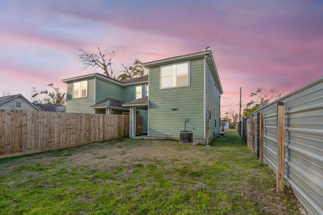 1802 Eubanks Street B, Houston, TX 77093