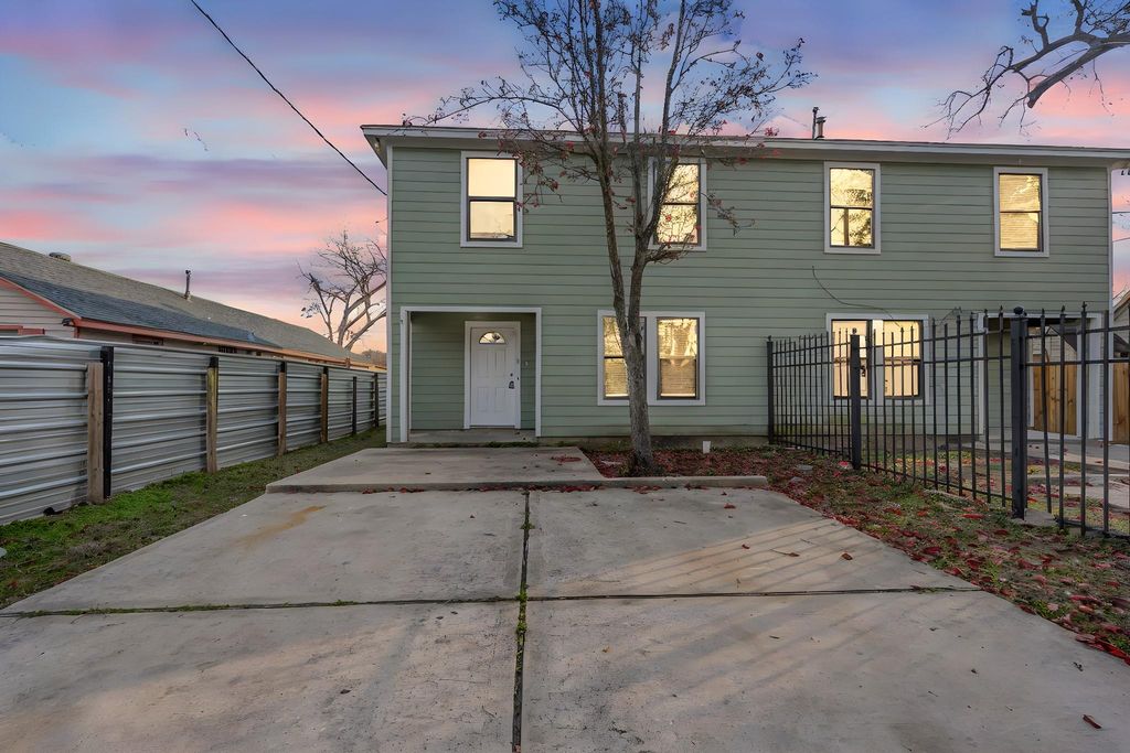 1802 Eubanks Street B, Houston, TX 77093