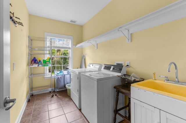 1019 Englewood Court, Summerville, SC 29483