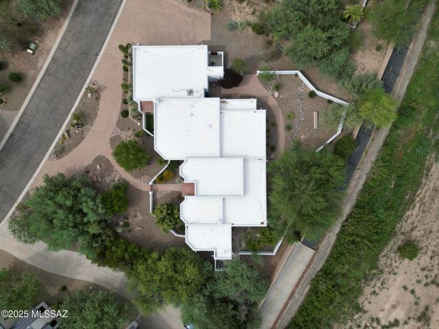 109 E Loch Lomond Place, Oro Valley, AZ 85737