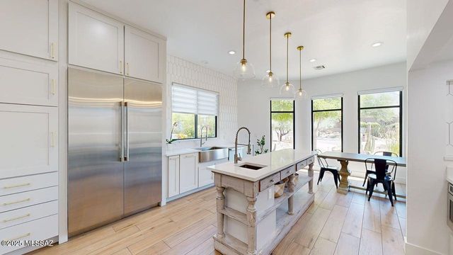109 E Loch Lomond Place, Oro Valley, AZ 85737