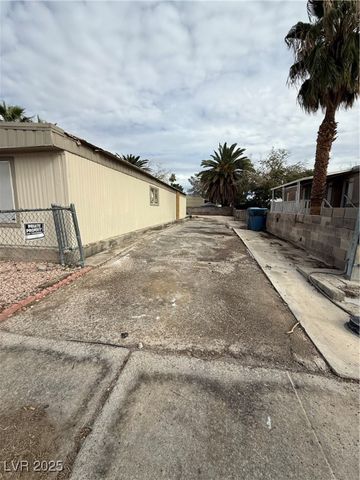 3652 Allegheny Drive, Las Vegas, NV 89122