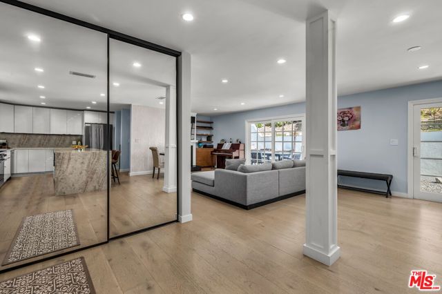 1450 N Bundy Drive, Los Angeles, CA 90049