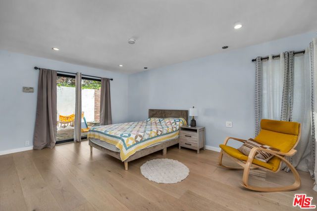 1450 N Bundy Drive, Los Angeles, CA 90049