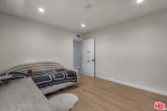 1450 N Bundy Drive, Los Angeles, CA 90049