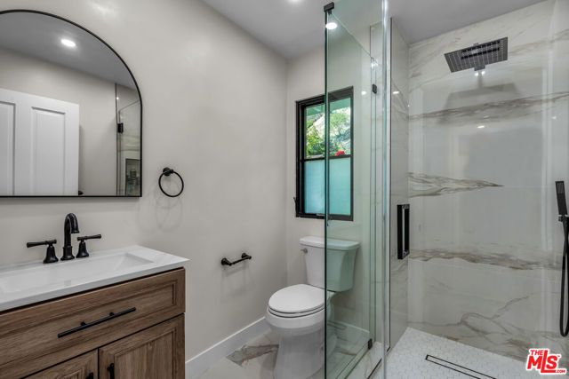 1450 N Bundy Drive, Los Angeles, CA 90049