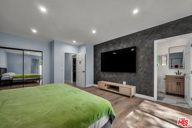 1450 N Bundy Drive, Los Angeles, CA 90049
