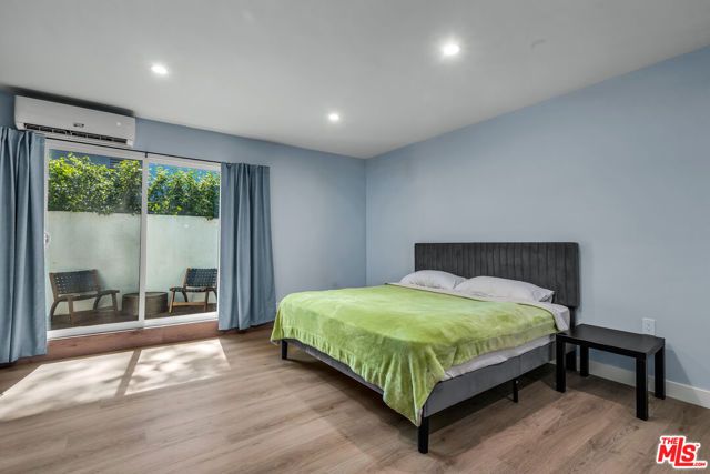 1450 N Bundy Drive, Los Angeles, CA 90049