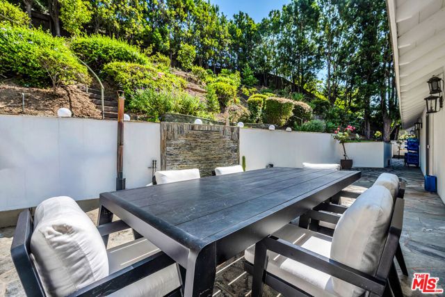 1450 N Bundy Drive, Los Angeles, CA 90049
