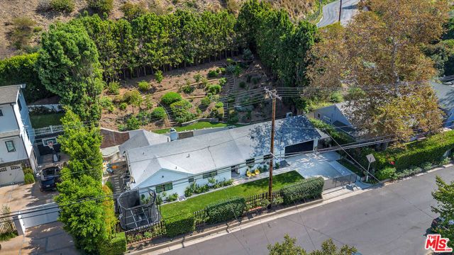 1450 N Bundy Drive, Los Angeles, CA 90049