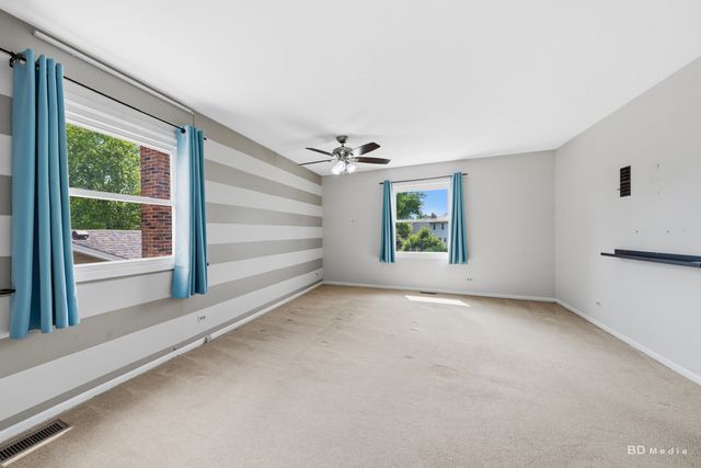 846 Pheasant Walk Drive, Schaumburg, IL 60193