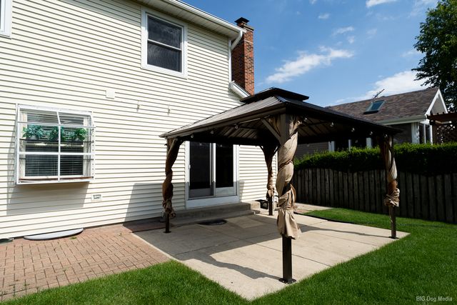 846 Pheasant Walk Drive, Schaumburg, IL 60193