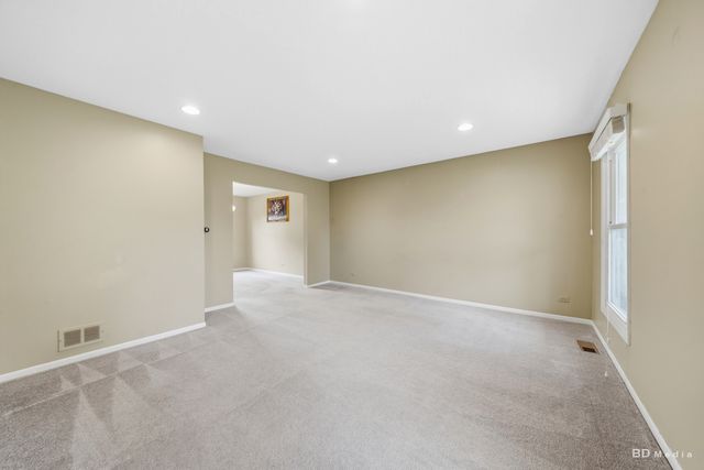 846 Pheasant Walk Drive, Schaumburg, IL 60193