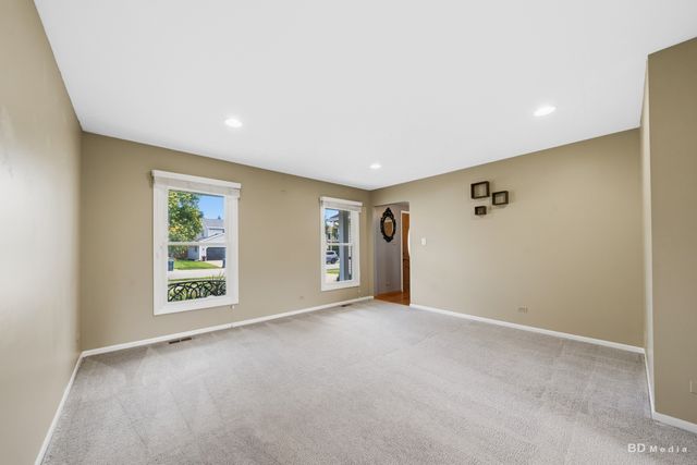 846 Pheasant Walk Drive, Schaumburg, IL 60193