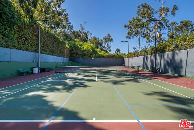 10227 Autumn Leaf Circle, Los Angeles, CA 90077