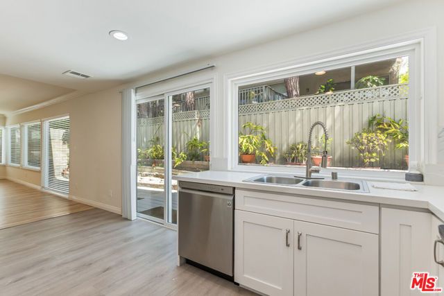 10227 Autumn Leaf Circle, Los Angeles, CA 90077