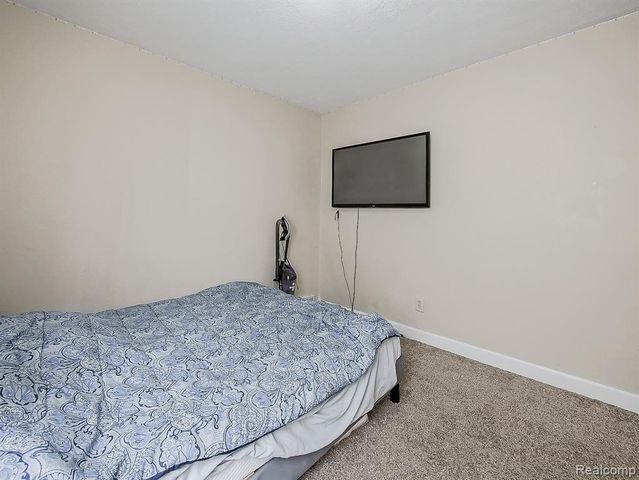 24350 Union Street, Dearborn, MI 48124