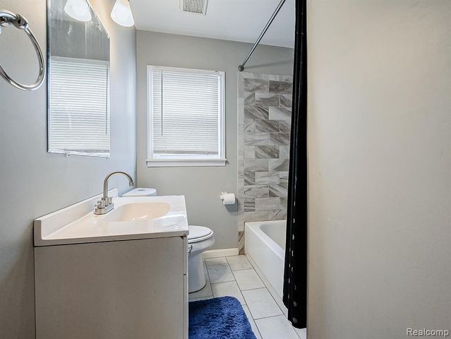 24350 Union Street, Dearborn, MI 48124