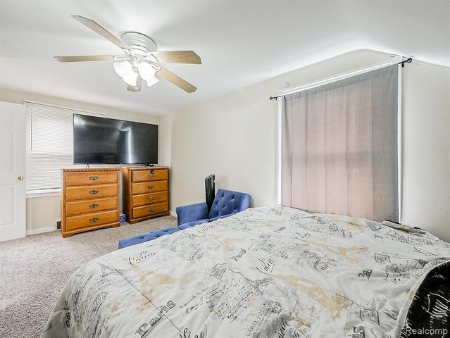 24350 Union Street, Dearborn, MI 48124