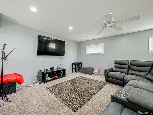 24350 Union Street, Dearborn, MI 48124