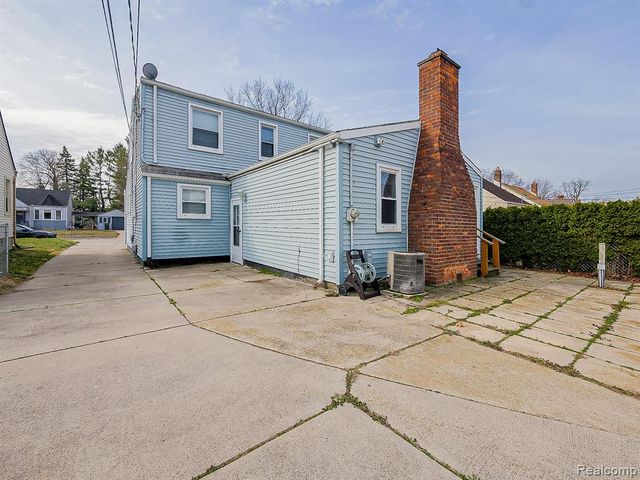 24350 Union Street, Dearborn, MI 48124