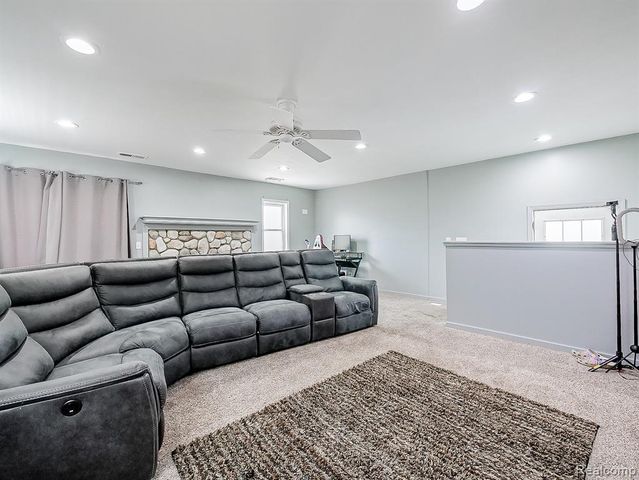 24350 Union Street, Dearborn, MI 48124