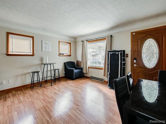 24350 Union Street, Dearborn, MI 48124