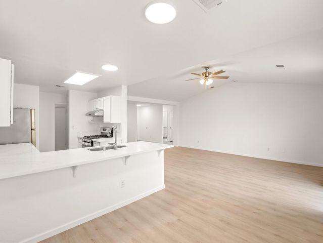 4068 W Weldon Avenue, Fresno, CA 93722