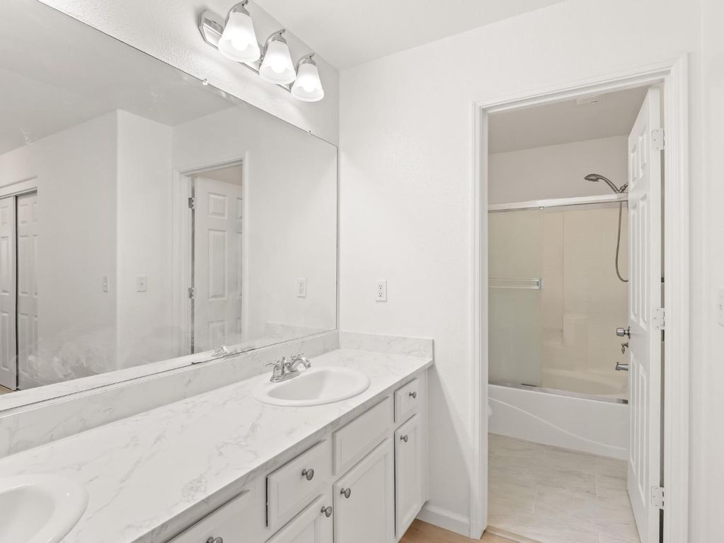 Image 20 of property listing at 4068 W Weldon Avenue, Fresno, CA 93722