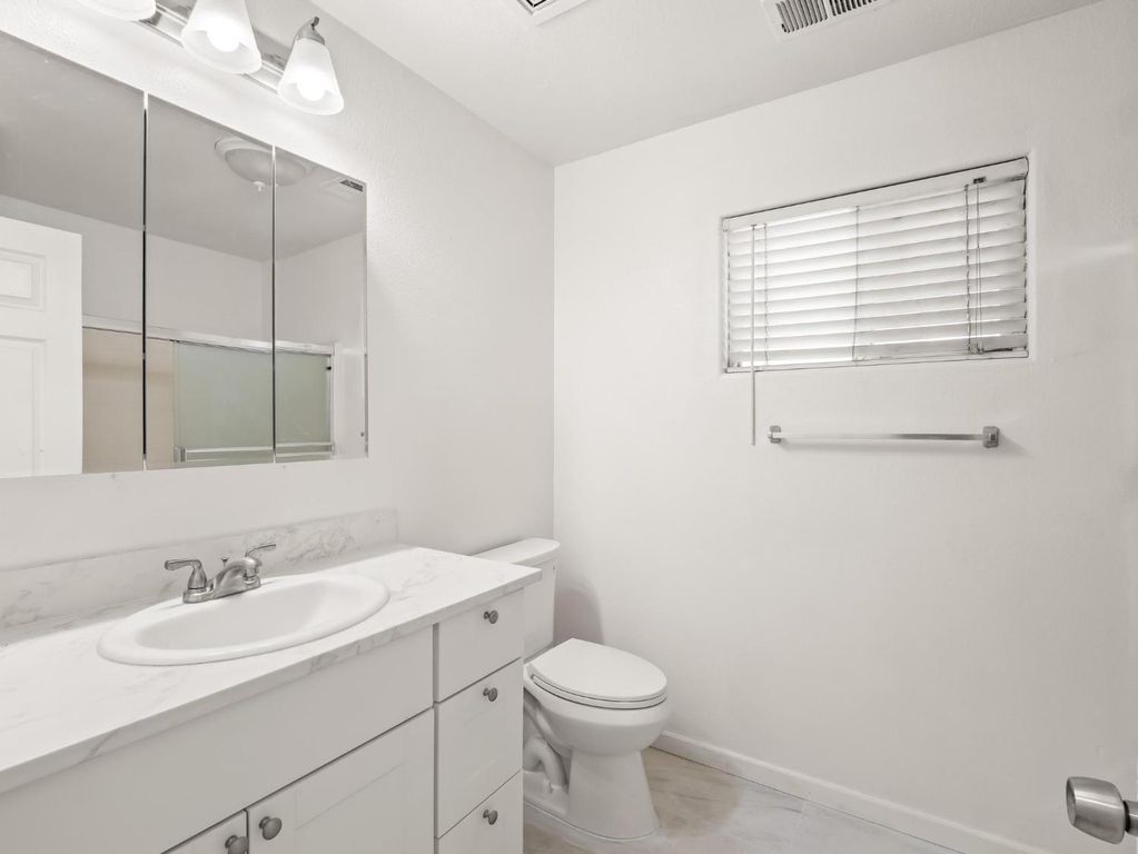 Image 24 of property listing at 4068 W Weldon Avenue, Fresno, CA 93722