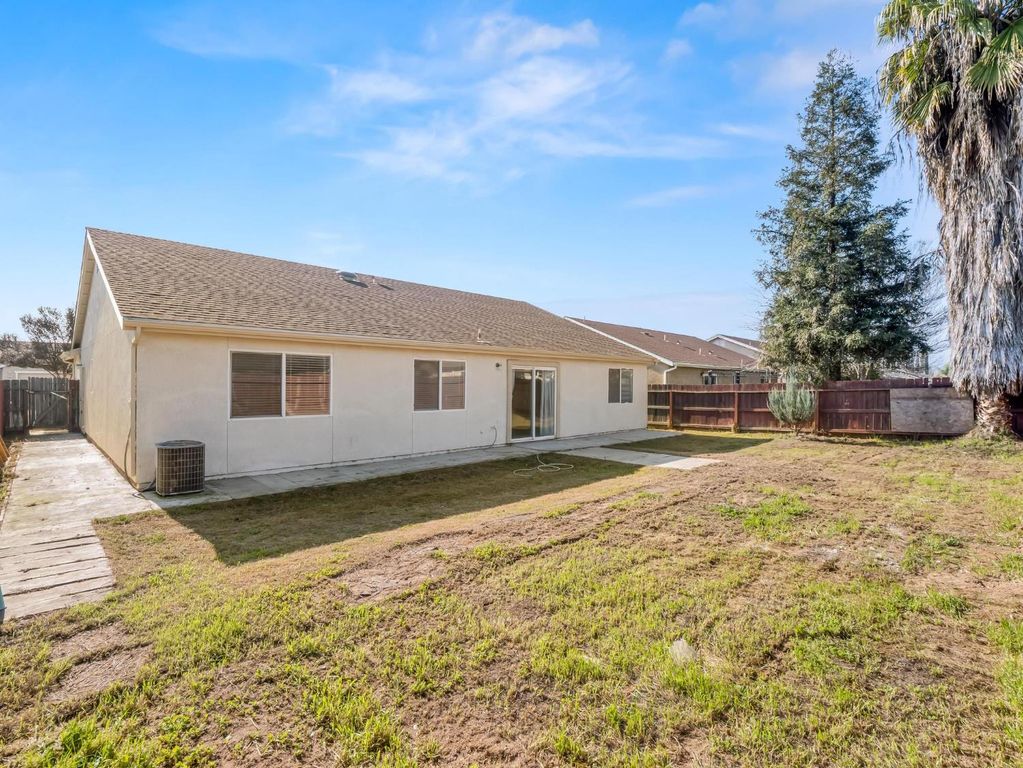Image 32 of property listing at 4068 W Weldon Avenue, Fresno, CA 93722