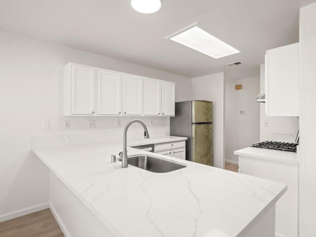 Image 7 of property listing at 4068 W Weldon Avenue, Fresno, CA 93722
