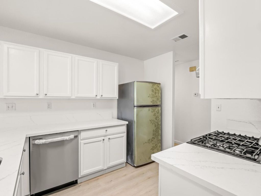 Image 9 of property listing at 4068 W Weldon Avenue, Fresno, CA 93722