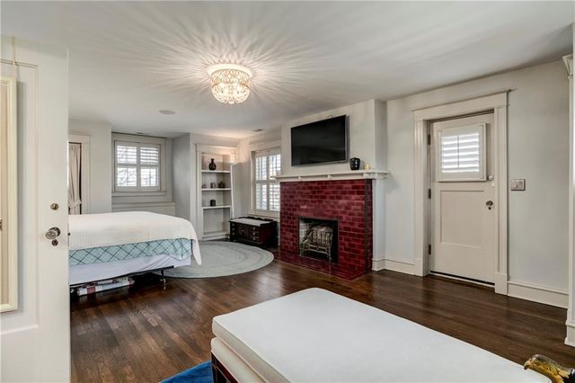 3820 CAMPBELL Street, Kansas City, MO 64109
