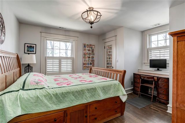 3820 CAMPBELL Street, Kansas City, MO 64109