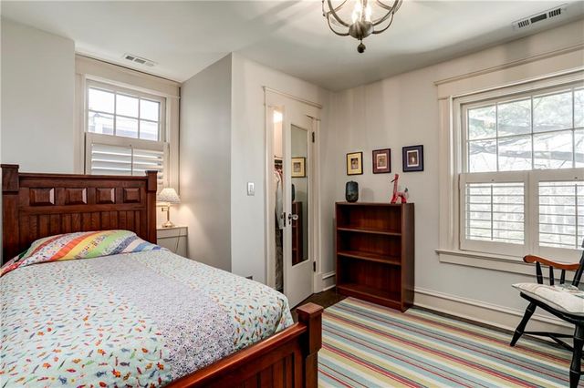 3820 CAMPBELL Street, Kansas City, MO 64109