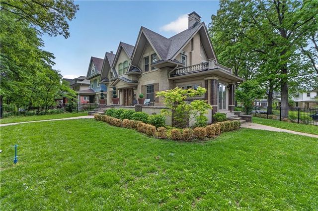 3820 CAMPBELL Street, Kansas City, MO 64109