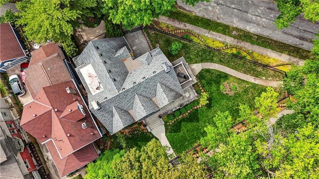 3820 CAMPBELL Street, Kansas City, MO 64109