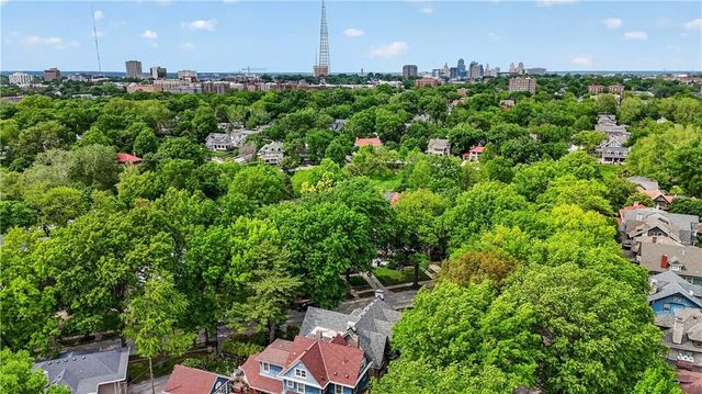 3820 CAMPBELL Street, Kansas City, MO 64109